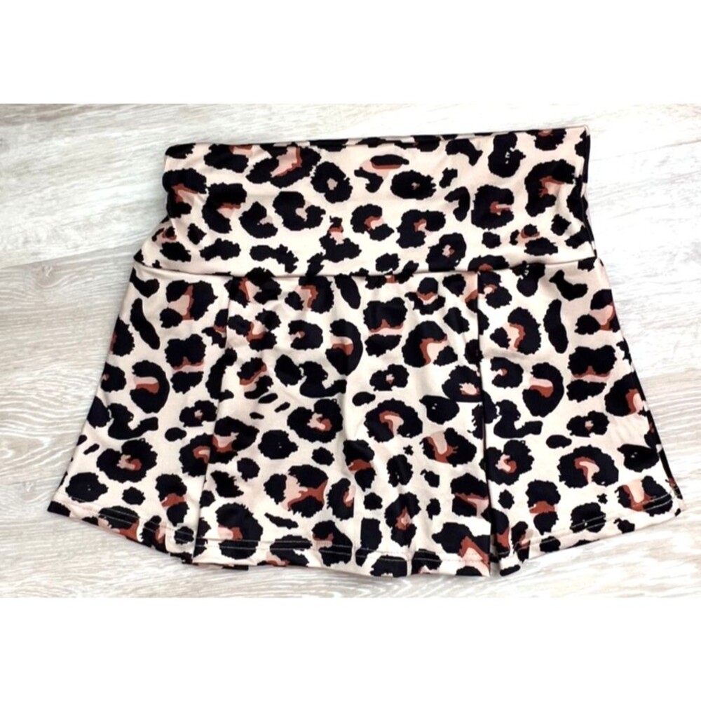 Leopard Print Tennis/Pickleball Skort – Built-In Shorts – Size M – 13” Length - Picture 3 of 7